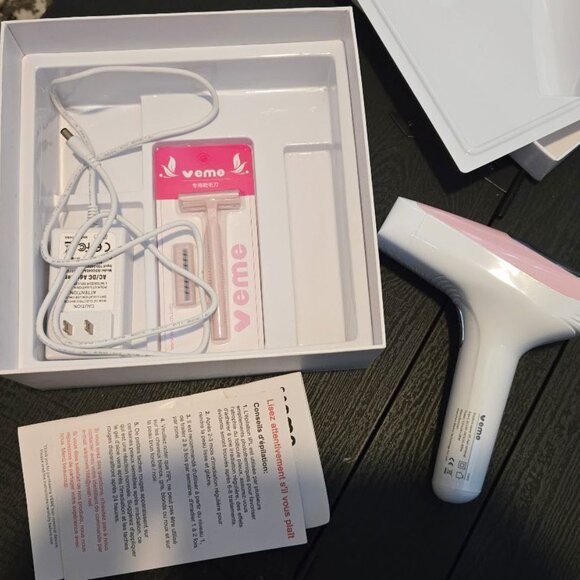 Never Used VEME IPL Permanent at Home Laser Hair Removal Device - Picture 3 of 11